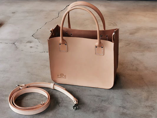 Fancy bag (with strap)